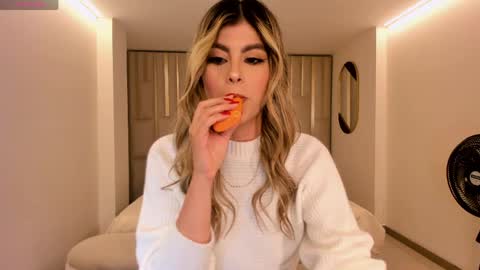 Mia Silva online show from May 2026 11:07:02 AM