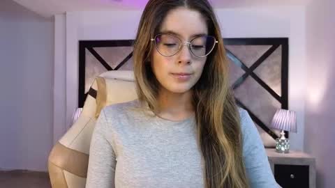 Mia online show from March 2026 07:31:01 PM