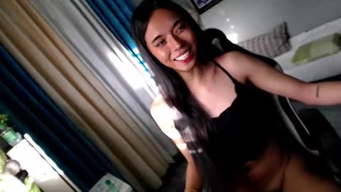 Mia online show from December 2024 08:13:01 AM