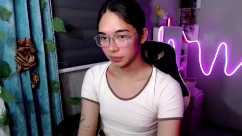 Mia online show from February 2026 07:56:02 PM