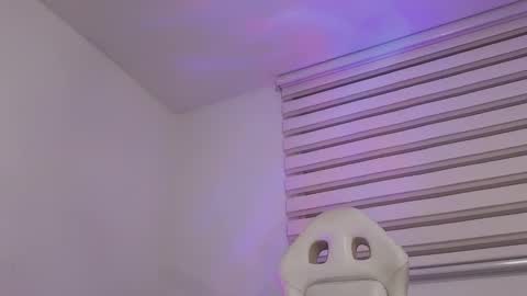 Mia online show from February 2025 02:39:02 AM