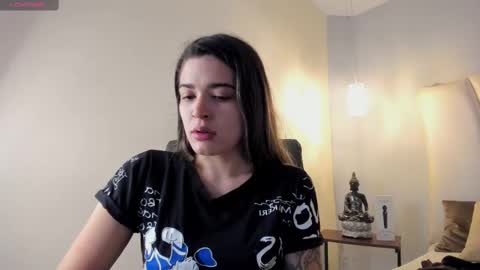 Mia Villalobos online show from October 2025 11:52:01 AM