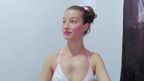 Snapshot of miavolkova_ chatting on September 2025 05:27:01 PM Chloe online show from September 2025 05:27:01 PM