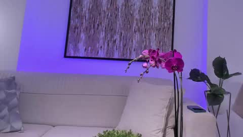 Michael Salens independent model online show from February 2025 10:26:01 AM