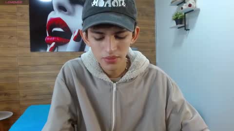 Snapshot of michaelkoiv chatting on December 2025 12:25:01 PM michaelkoiv online show from December 2025 12:25:01 PM