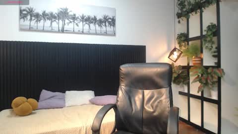 Snapshot of michaelkoiv chatting on December 2025 12:34:02 PM michaelkoiv online show from December 2025 12:34:02 PM