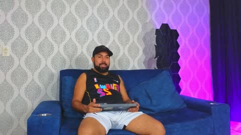 Michaell online show from January 2025 01:22:01 AM