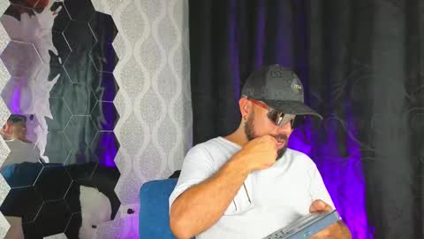 Michaell online show from February 2025 04:24:02 AM