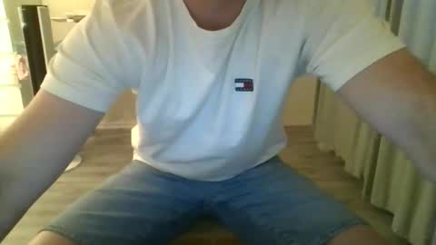 michas909 online show from May 2026 08:50:02 PM