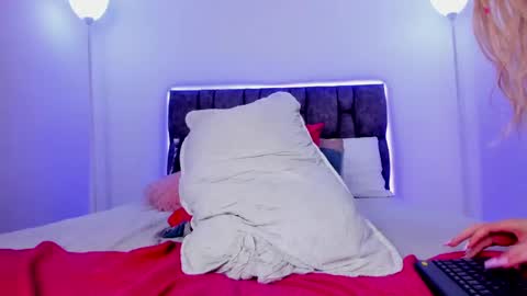 Snapshot of michel_morrinson chatting on February 2025 03:46:01 PM Michelle online show from February 2025 03:46:01 PM