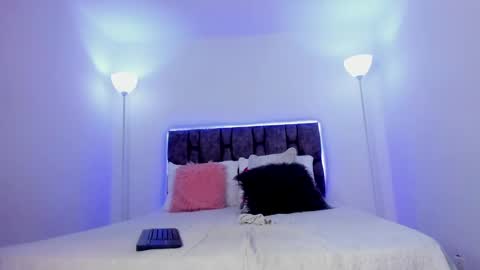 Snapshot of michel_morrinson chatting on February 2025 03:32:02 PM Michelle online show from February 2025 03:32:02 PM