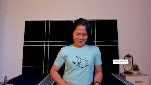 michel_vg online show from May 2026 11:31:02 AM