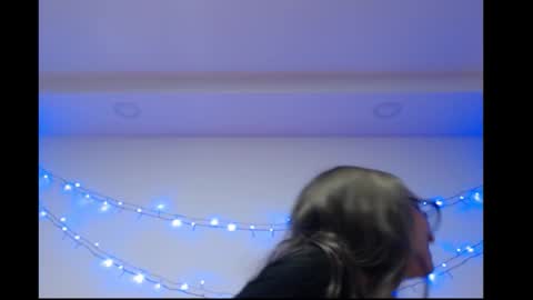 Snapshot of michell_bunny13 chatting on February 2026 03:13:01 AM Michell online show from February 2026 03:13:01 AM