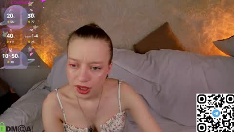Snapshot of michelle_blond chatting on December 2025 09:24:01 AM michelle_blond online show from December 2025 09:24:01 AM