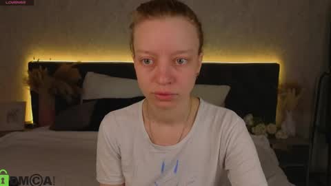 Snapshot of michelle_blond chatting on April 2026 01:07:01 AM michelle_blond online show from April 2026 01:07:01 AM