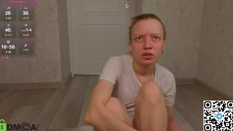Snapshot of michelle_blond chatting on April 2026 01:42:02 AM michelle_blond online show from April 2026 01:42:02 AM
