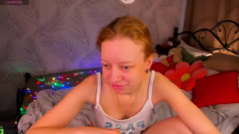 Snapshot of michelle_blond chatting on May 2026 01:34:01 AM michelle_blond online show from May 2026 01:34:01 AM