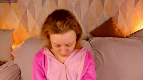Snapshot of michelle_blond chatting on May 2026 01:13:01 AM michelle_blond online show from May 2026 01:13:01 AM