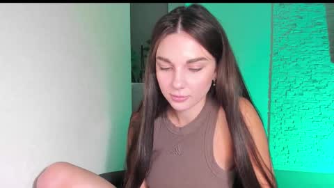 Michellee online show from September 2025 03:50:02 PM