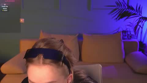 Micky online show from March 2026 06:35:02 PM