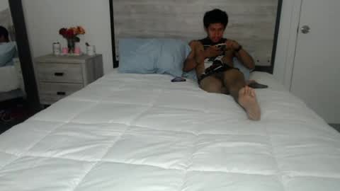 mickeynhayzel online show from May 2026 11:29:02 AM