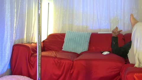 Snapshot of mickeyshyne69 chatting on February 2025 01:12:02 AM Mickey online show from February 2025 01:12:02 AM