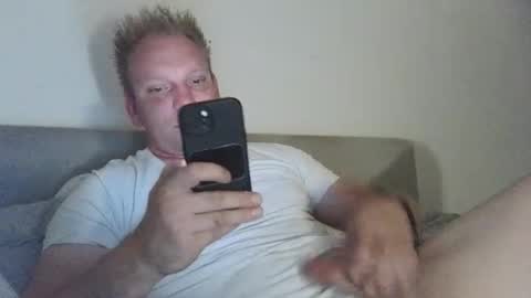 Snapshot of mickkxl chatting on September 2025 07:25:02 PM mickkxl online show from September 2025 07:25:02 PM