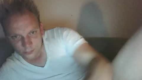 Snapshot of mickkxl chatting on October 2025 10:12:02 PM mickkxl online show from October 2025 10:12:02 PM