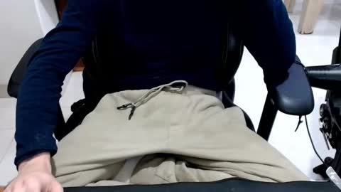 Snapshot of microfama00 chatting on January 2026 06:07:01 AM microfama00 online show from January 2026 06:07:01 AM