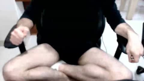 Snapshot of microfama00 chatting on January 2026 06:29:01 AM microfama00 online show from January 2026 06:29:01 AM