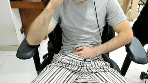 microfama00 online show from June 2026 06:23:02 AM