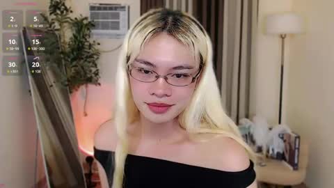 Snapshot of midnight_muse_18 chatting on July 2026 08:30:02 PM Marie Antoinette online show from July 2026 08:30:02 PM