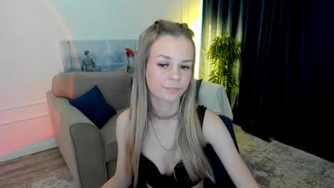 midnighteaura online show from May 2026 11:27:02 AM