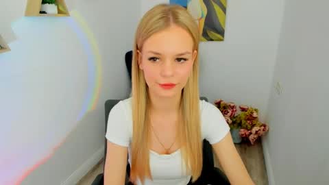 midnighteaura online show from May 2026 07:19:01 PM