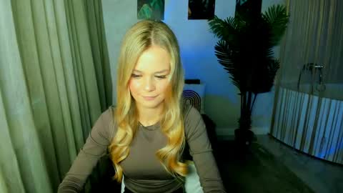 midnighteaura online show from May 2026 11:40:01 AM