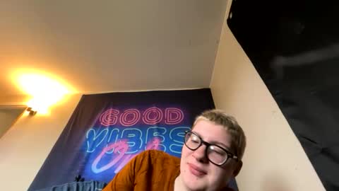 midnightmochi2 online show from April 2026 01:41:02 PM
