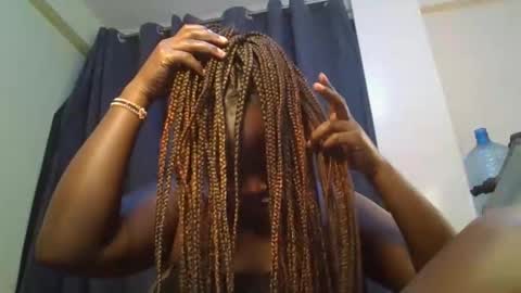 Snapshot of midnightt_curves chatting on May 2026 09:20:02 PM midnightt_curves online show from May 2026 09:20:02 PM