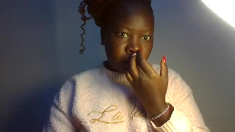 Snapshot of midnightt_curves chatting on July 2026 07:44:02 AM midnightt_curves online show from July 2026 07:44:02 AM