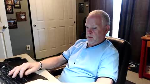 midwestdad09 online show from April 2026 02:04:01 PM