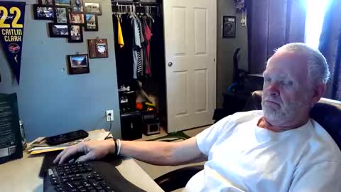 midwestdad09 online show from May 2026 05:17:02 PM