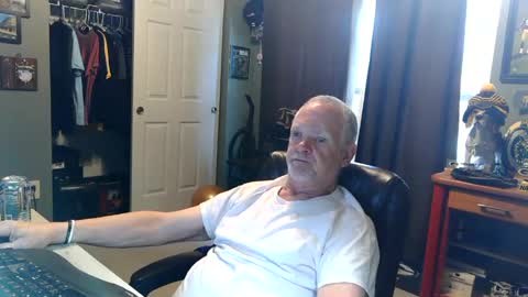 midwestdad09 online show from June 2026 01:37:01 PM