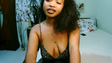 miel_07 online show from May 2026 12:15:01 PM