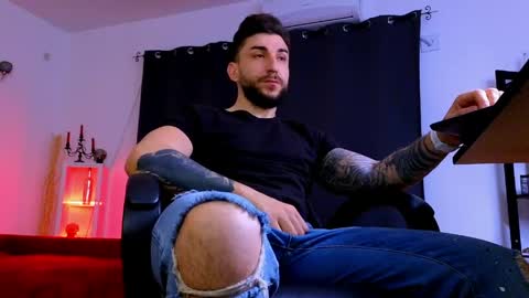 MightyAaron online show from April 2026 12:42:01 AM