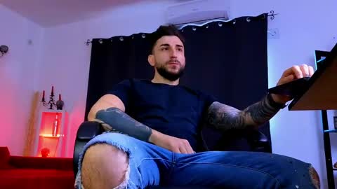 MightyAaron online show from May 2026 04:21:01 AM