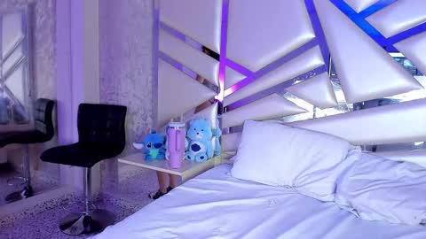 MIA 3 online show from October 2025 04:01:01 AM