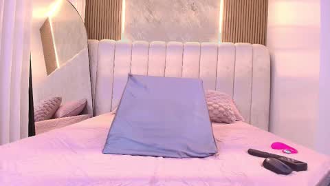 miia scoott  online show from November 2025 11:54:02 AM