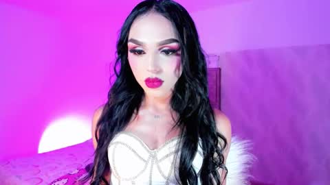 Snapshot of miia_sophia chatting on January 2026 07:02:01 AM online show from January 2026 07:02:01 AM