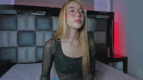 Mia online show from May 2026 11:38:01 AM