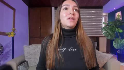 Miia 3 online show from December 2025 11:50:01 AM