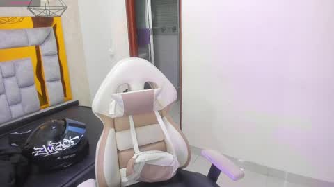 miiaboss online show from April 2026 11:14:01 AM
